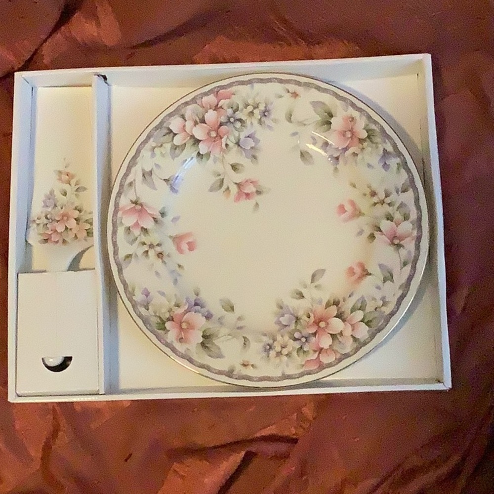 Andrea by Sadek Plate and Server